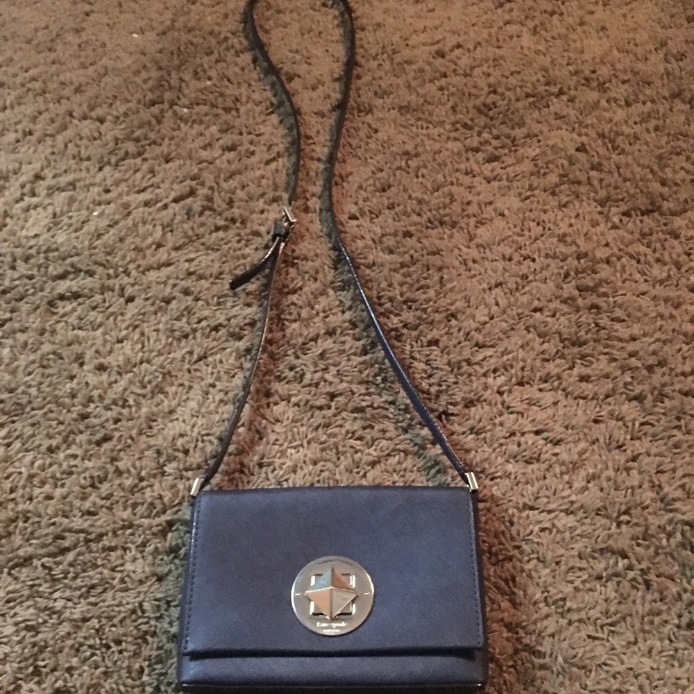 SOLD Authentic Kate Spade Crossbody turn lock purse - Picture 1 of 8